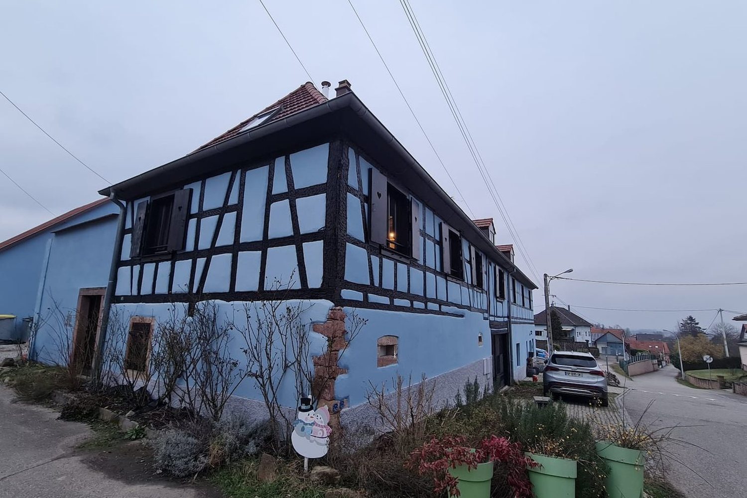 La façade à colombages de la ferme alsacienne du 18e siècle
